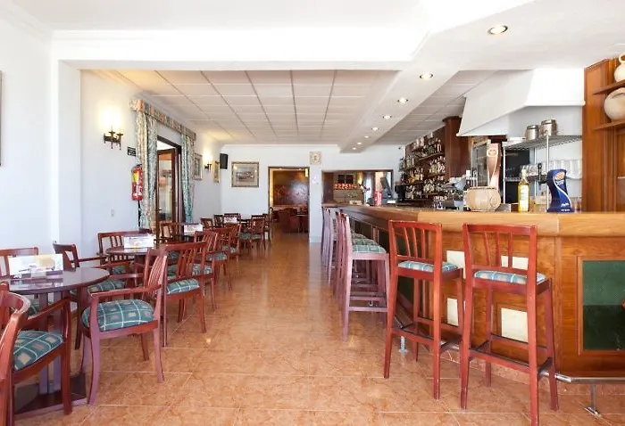 Cabot Romantic- Adults Only Готель 3*